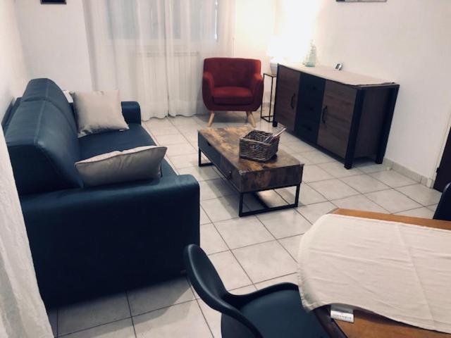 Votre Sejour A Sanary Dans Bas De Villa Avec Terrasse Vegetalisee Et Abritee Exposition Est Sud Ouest A 400M Du Centre Ville En Zone Pietonne Ou Tout Peut Se Faire A Pied Sanary-sur-Mer Buitenkant foto